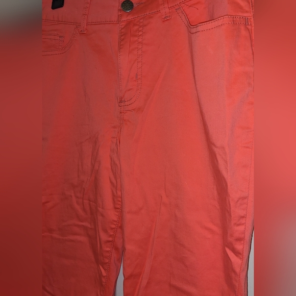 Women's Mid Rise Capris - Picture 2 of 6